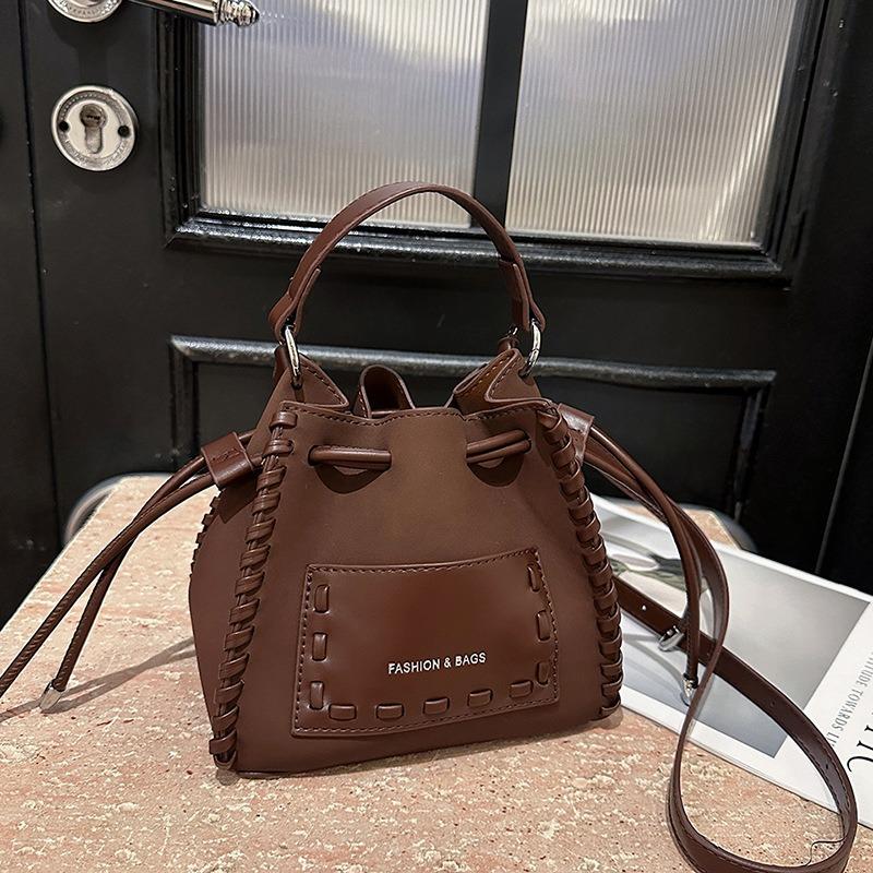 Portable Shoulder Bags Are Popular Today, New Trendy Spring and Summer Fashion Women's Bags, Messenger Bags, Solid Color Bucket Bags.
