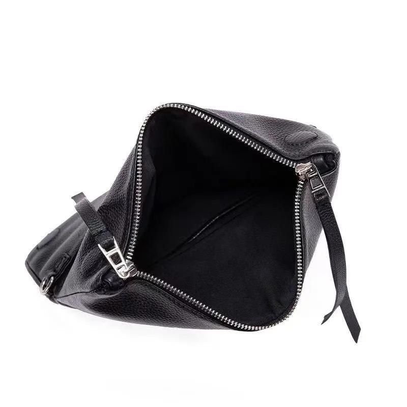 Flap  Bag  -  Classic  Black  Envelope  Crossbody  with  Chain Strap, Luxurious Ladies Shoulder Bag for Daily Elegance