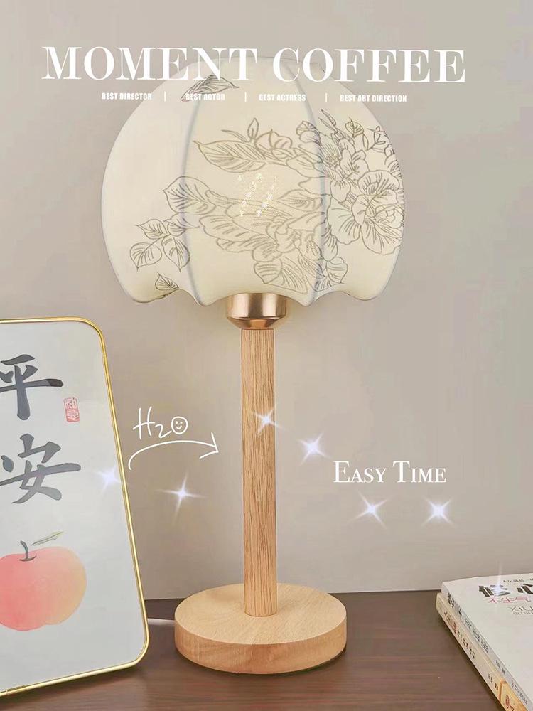 Vintage American LED Table Lamp – Retro Bedside, Office, Hotel Project, or Bedroom Use – Eye Protection & Dimmable Night Light.