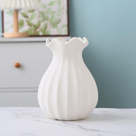 Ceramic Vase Small Modern Flower Vase for Fresh/Artificial Flowers Ribbed Farmhouse Decorative Vase