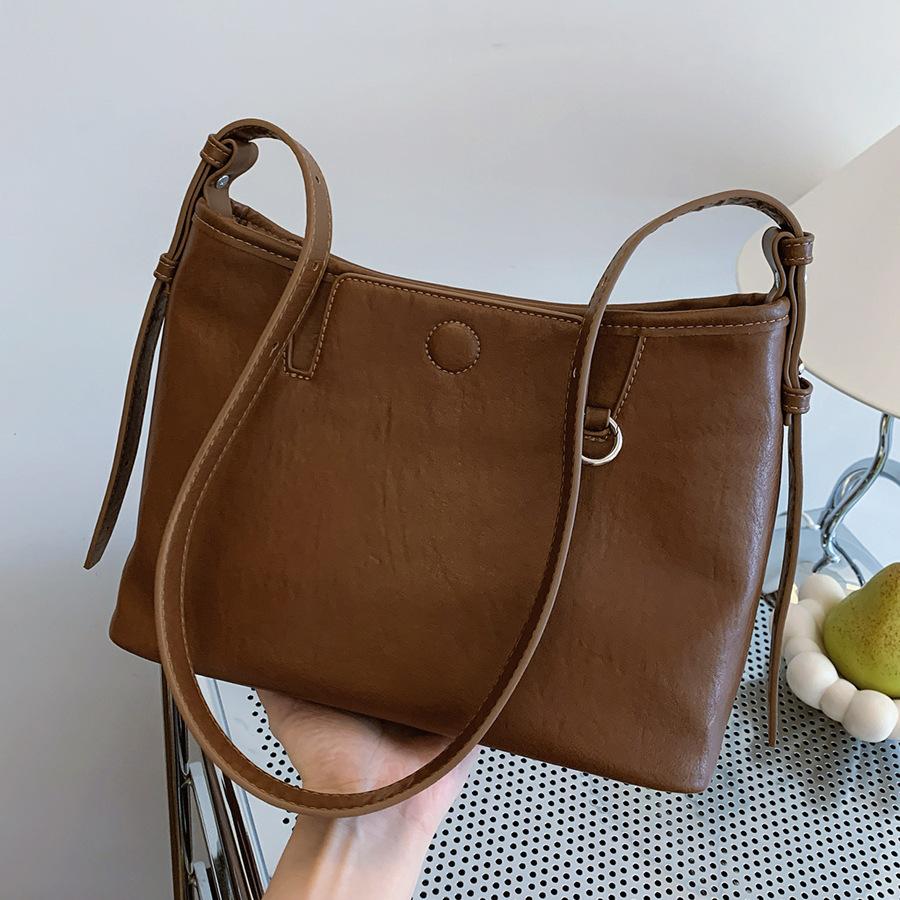 New Bag Women's Fashion Shoulder Bag Versatile Commuter Messenger Bag