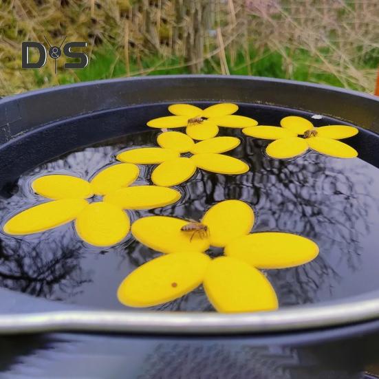 Bee Watering Station Flower Shape Floating Butterfly Waterer Garden Bee Insect Drinking Fountain for Thirsty Pollinator Feeding Bathing
