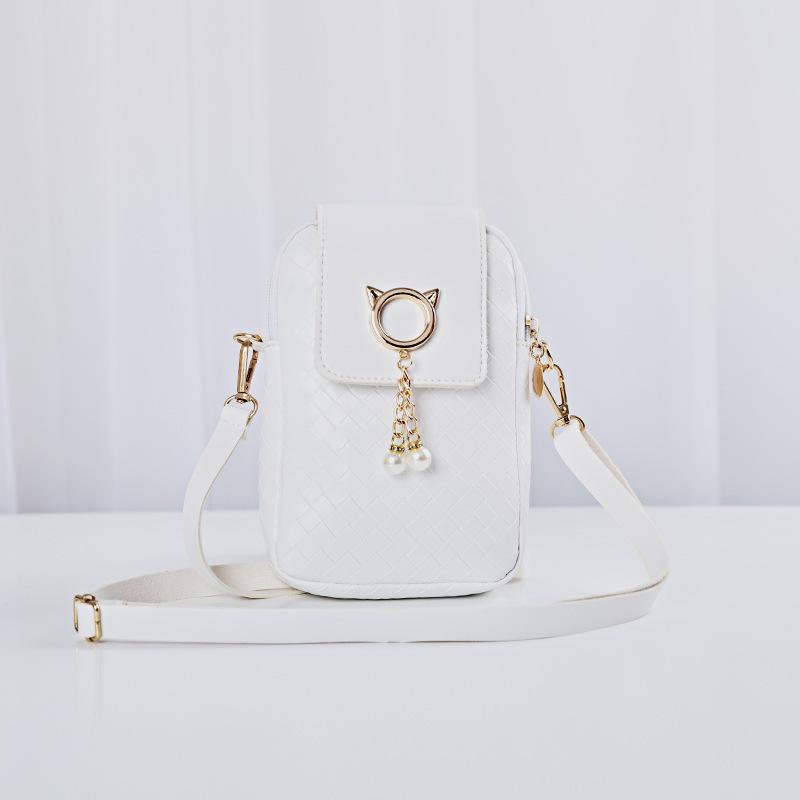 

A new autumn and winter mobile phone bag woven pearl tassel bag cover type single shoulder oblique span small bag белый