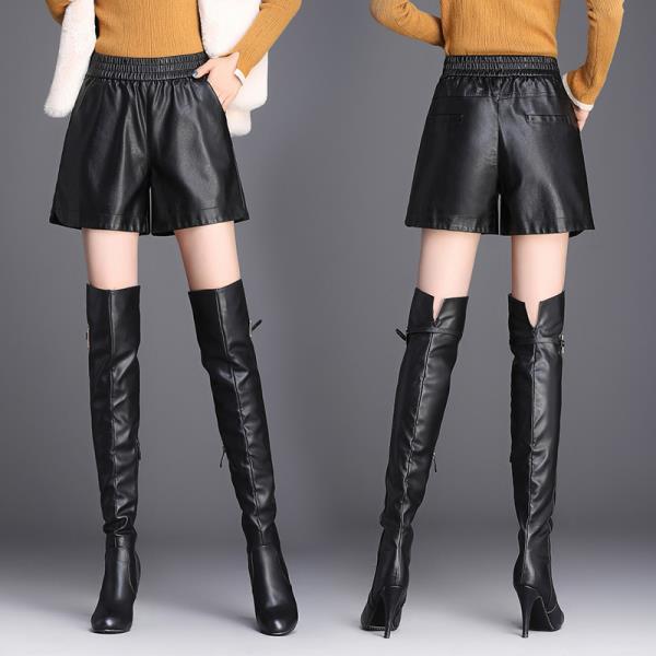 2026 New Women's PU Leather Wide-Leg Shorts, Elastic Waist & Slimming Base Layer, Plus Size Bootcut Pants for Spring/Autumn.