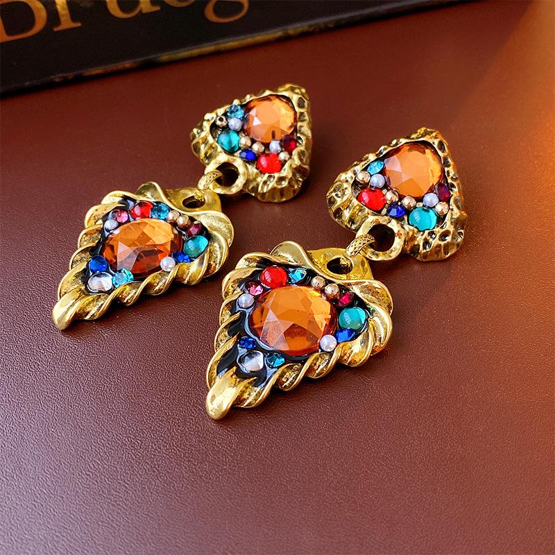 Vintage Rhinestone Pearl Flower Stud Earrings - Elegant, Versatile, High-End Design.
