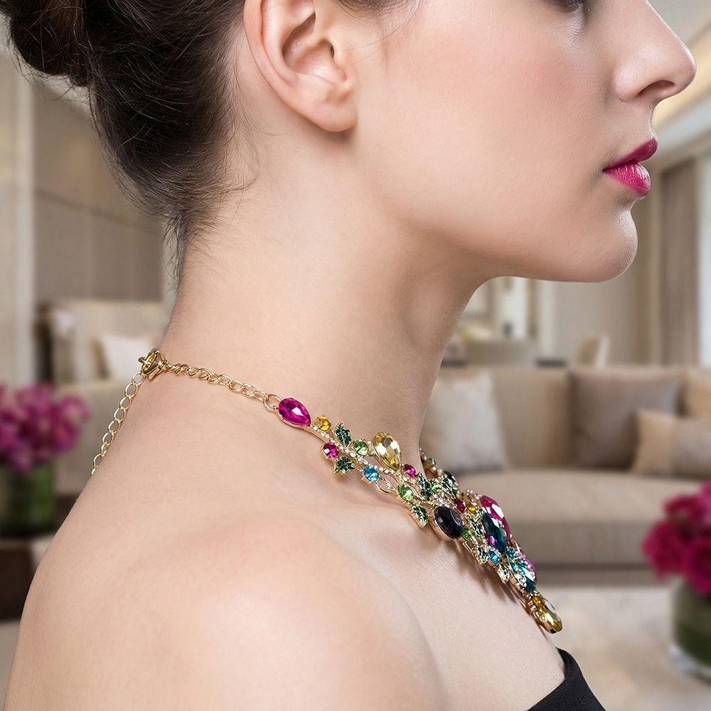Exquisites Strassschmuck-Set Glänzendes Kristall-Halsketten-Set Halskette Ohrringe Set Bankett