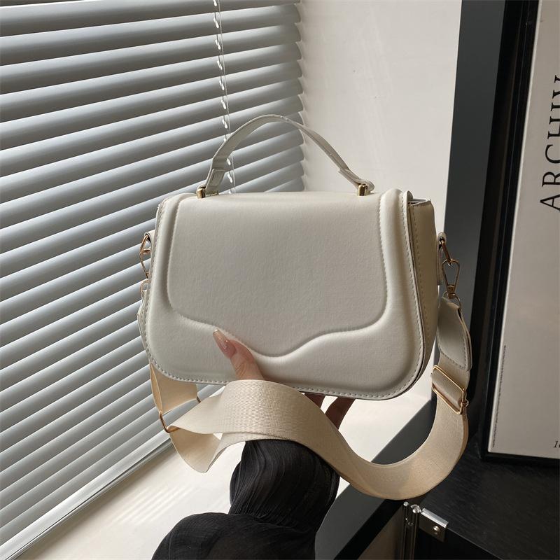 

Fashi Versatile Women Pu Shoulder Bags Outing Portable Ladies Adjust Crossbody Bag Simple Solid Color Female Saddle Handbag бежевый