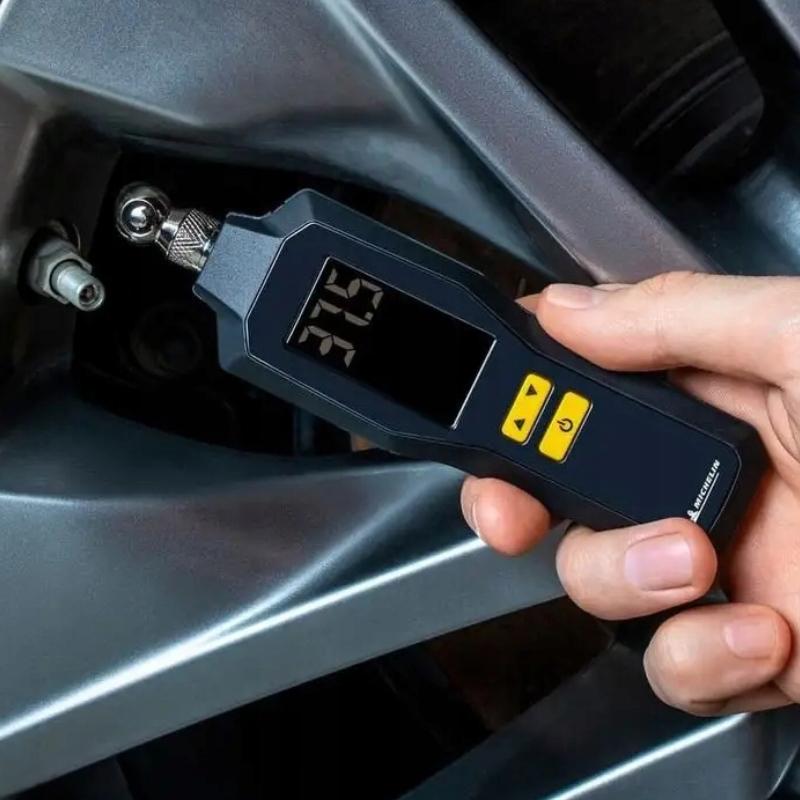Digital Tire Pressure Gauge With LED Flashlight Manometer Pressure Gauge