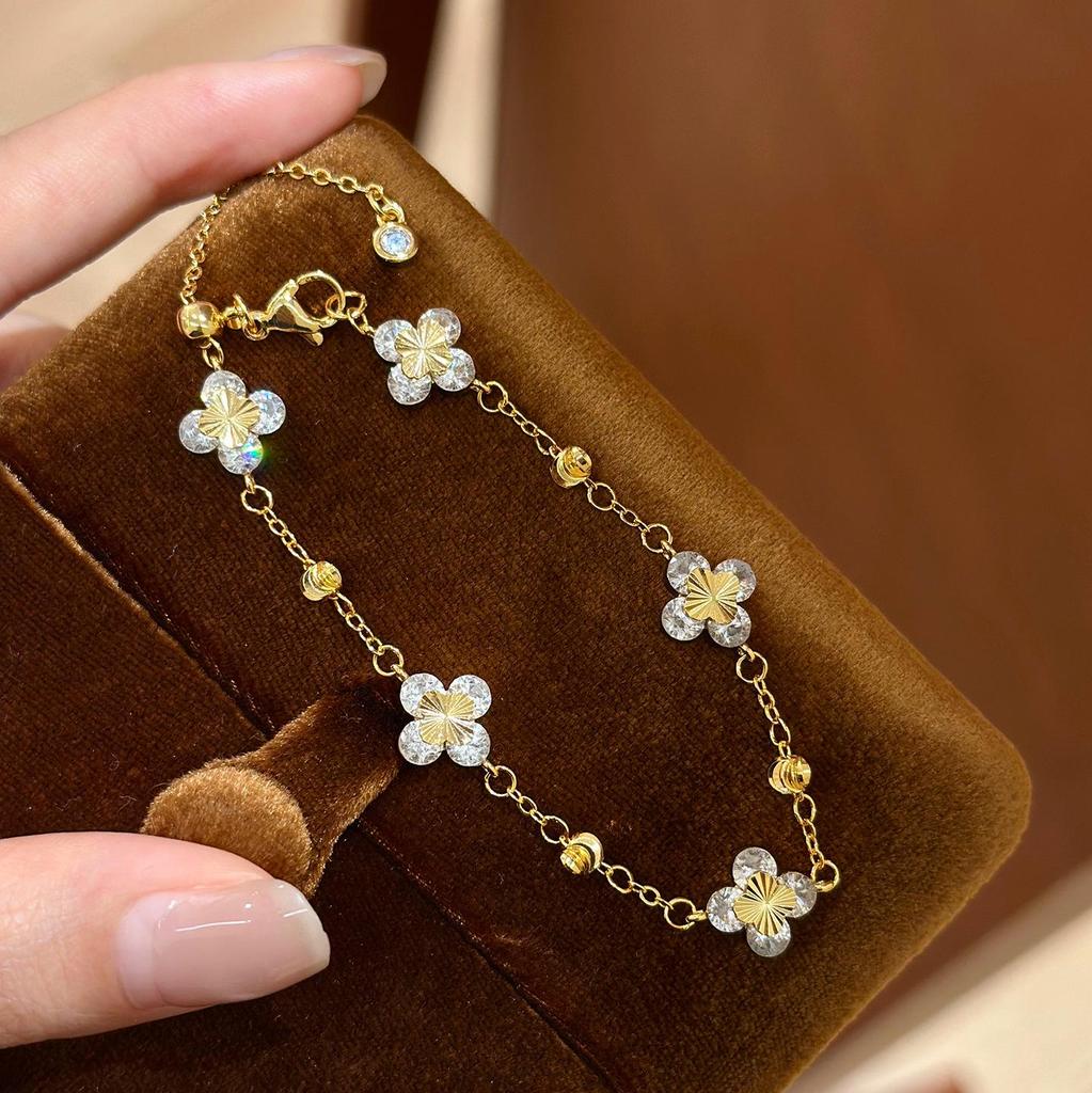 Elegant Zircon Flower Pendant Bracelet - Luxurious, Exquisite, Niche Jewelry for Women