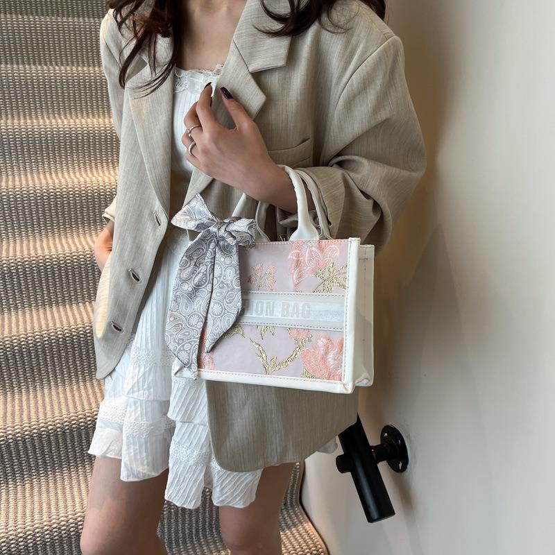 Commuter Large-capacity Letter Tote Bag, New Casual Versatile Silk Scarf, Bow, Tote Bag.