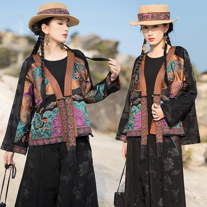 Women's Retro Chinese Jacket: Spring/Autumn Ethnic Style, Heavy Industry Applique, Embroidered Plus Size, Short Outerwear