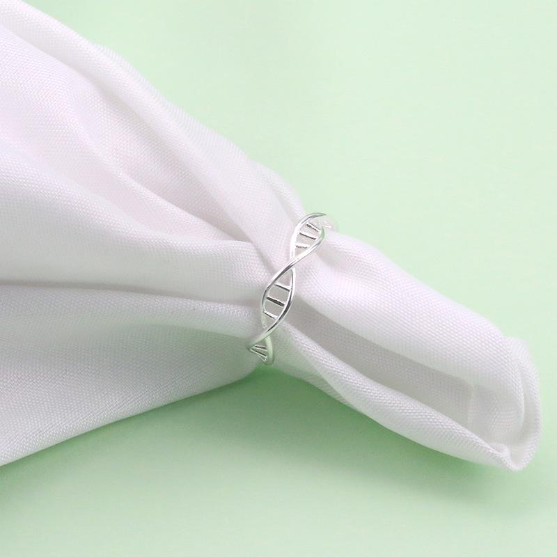 Versilberter Personalisierter DNA-Doppelhelix-Offener Ring - Einzigartiges Geschenk für japanische & koreanische Frauen.