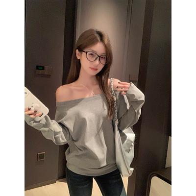 Gray Angled Off-shoulder Brushed Thickened Long-sleeved Women's Bottoming Shirt for Autumn and Winter with a Loose and Slim One-line Top