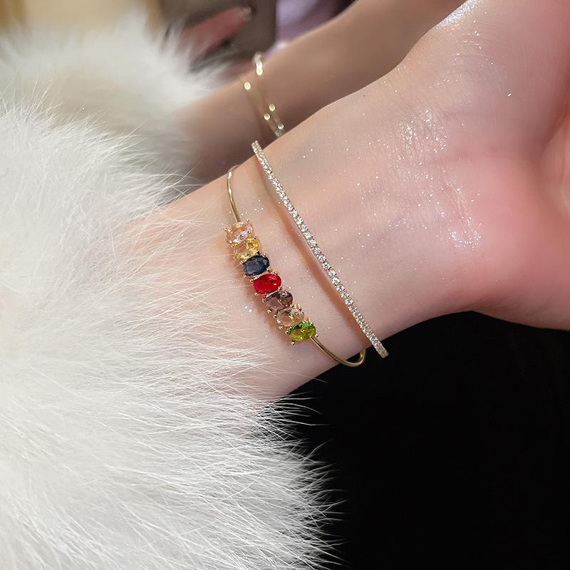 Zircon Flower Geometric Open Bangle: Elegant Retro Bracelet for Women