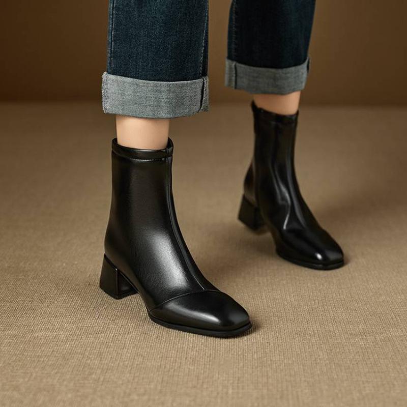 Autumn and Winter Solid Color Side Zipper Large Size Fashion Boots New Round Head Rubber Sole Medium Heel Leather Surface Women's Boots Thick Heel M