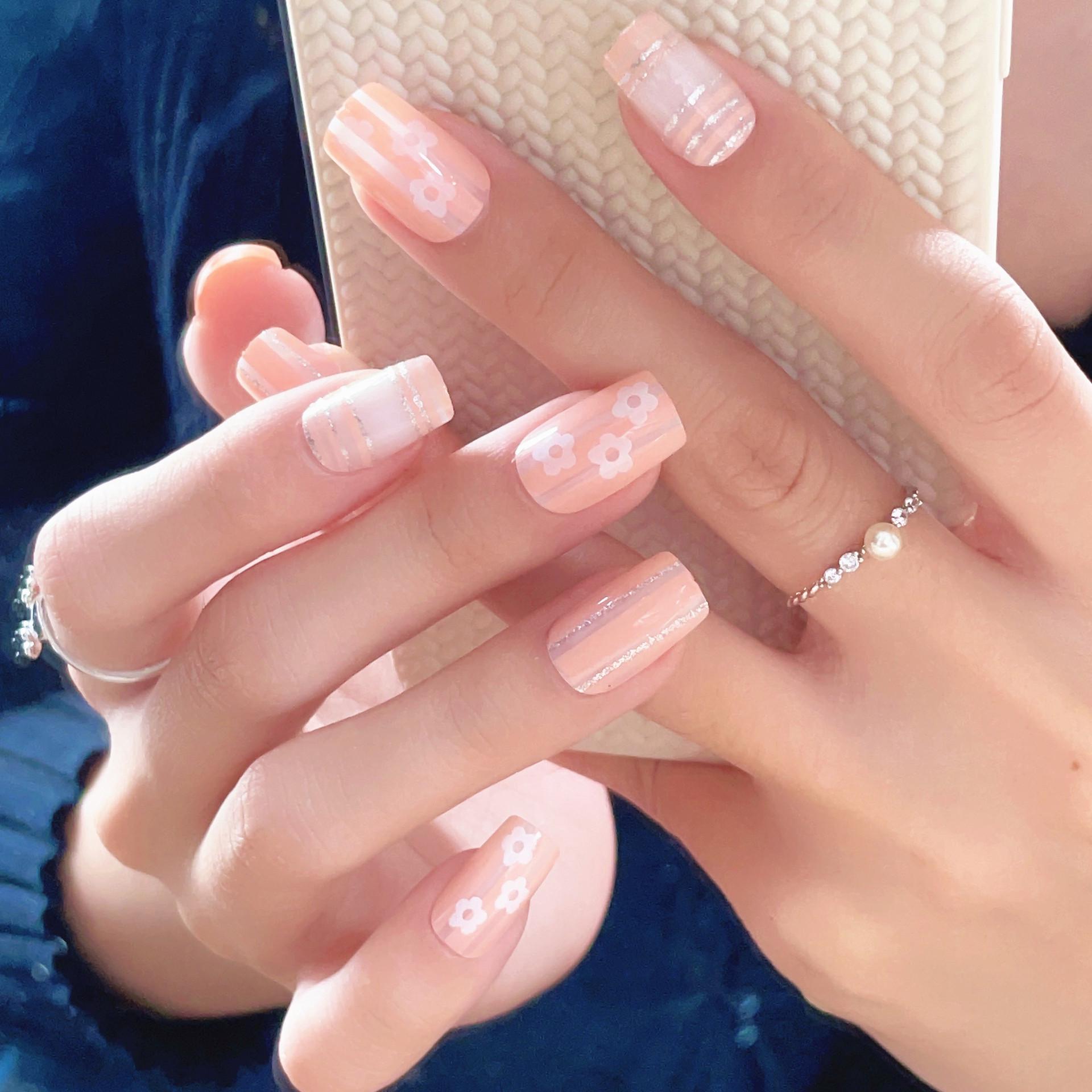 

Removable Floral False Nails: Orange Spring/Summer Wearable Design