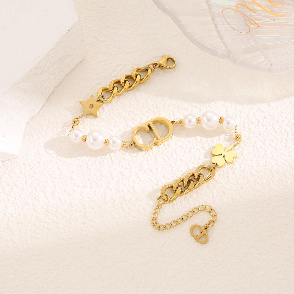 Colorfast Korean-Japanese Titanium Steel Women's Bracelet - Versatile, Fashionable Hand Jewelry.