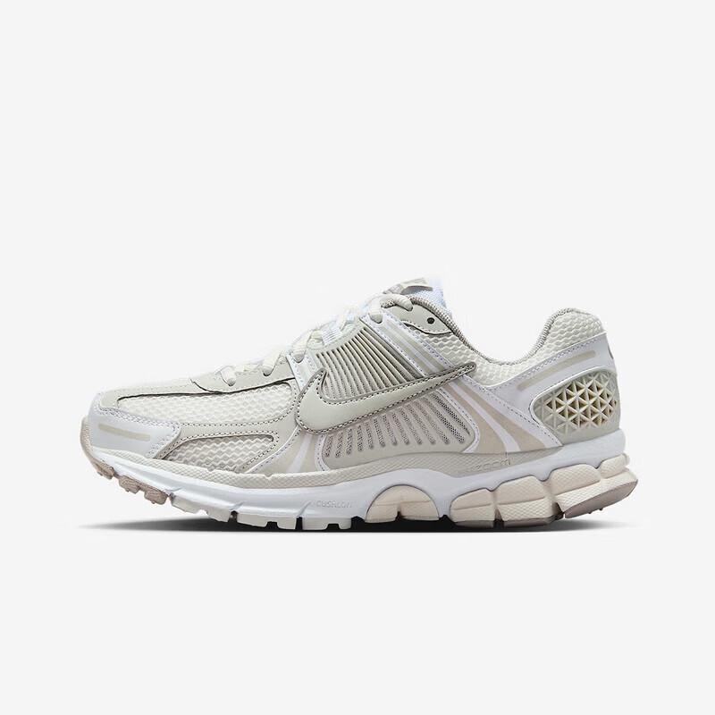 Женские повседневные кроссовки NIKE ZOOM VOMERO 5 FJ2028-107 37.5 белый