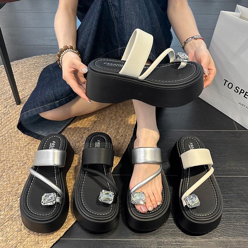 Small Man Height-increasing Platform Beach Shoes Women's Summer Wear 2025 New High-end Rhinestone Cover Toe Slippers