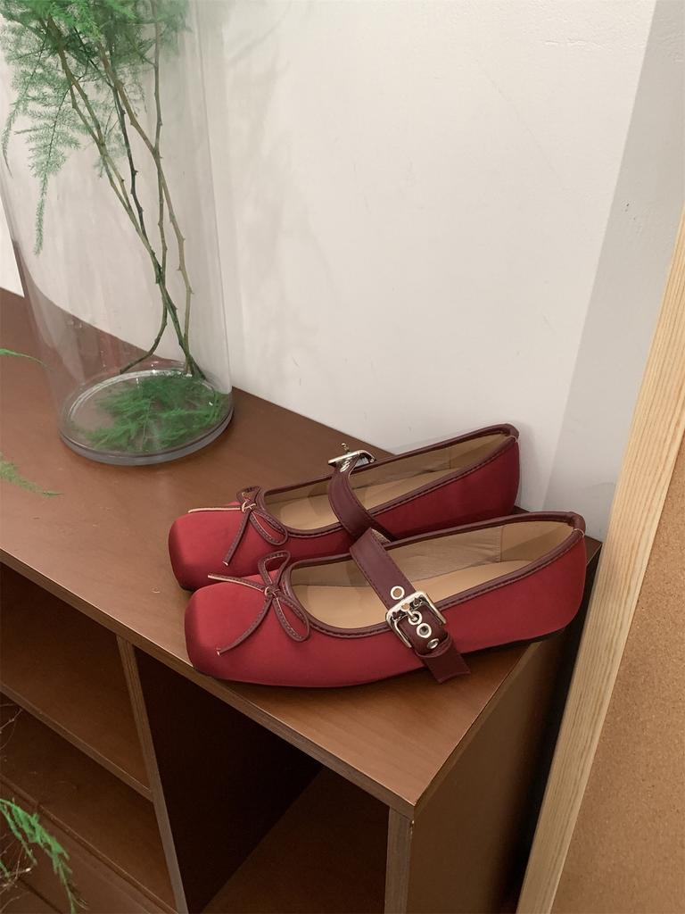 French Retro Satin Square Head Bow Grandma Shoes One-word Buckle with Mary Jane Single Shoes, Sweet Temperament Small Leather Shoes