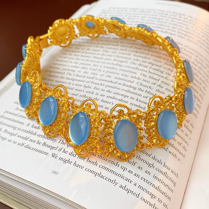 Vintage Retro Court-Style Clavicle Necklace for Women