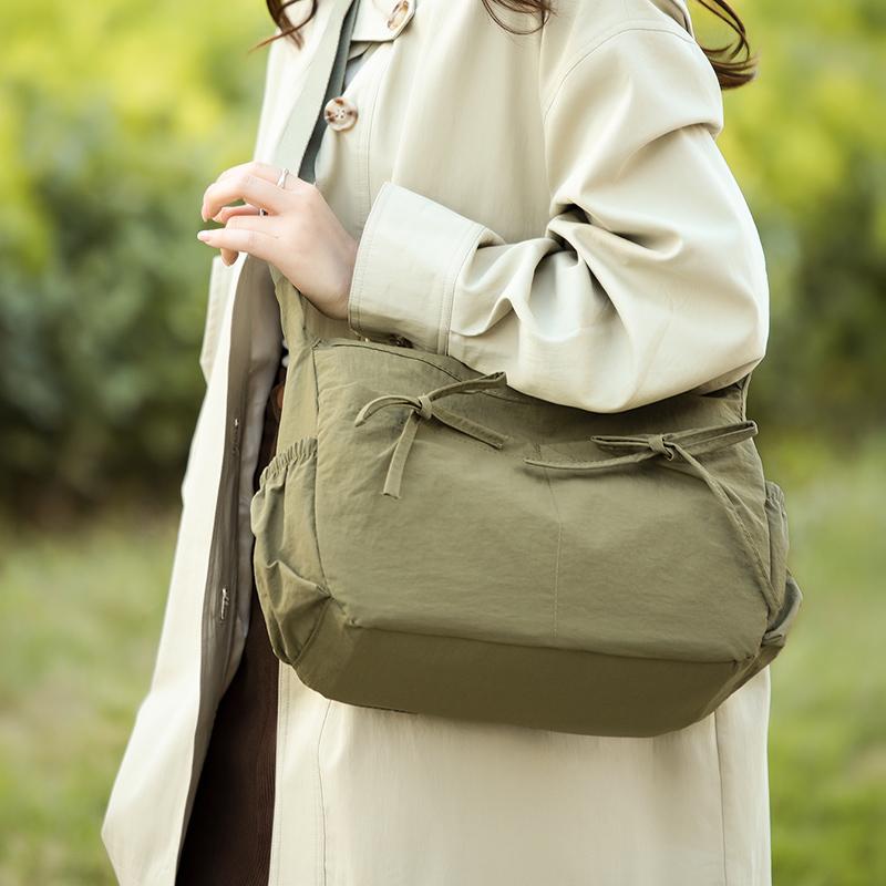 Simplified Nylon Knot Underarm Commuter Bag Women's Crossbody Bag Large Capaci Trendy Tote Bag