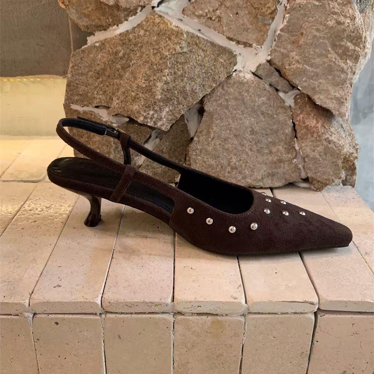 

Дизайнерские туфли на шпильке StarKeLa, босоножки с открытым носком, весенние новинки, французская обувь с заклепками на заднем ремешке 35 коричневый