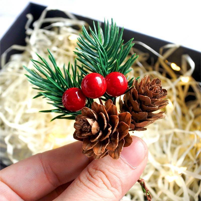 10PCS Weihnachten Tannenzapfen Weihnachten Kranz Floral Picks Picks Stiele Red Berry DIY