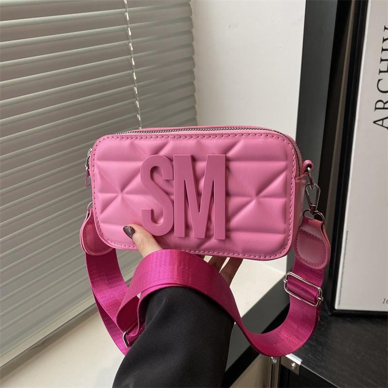 Fashion and high texture early spring new niche letter camera bag shoulder messenger bag trendy temperament small square bag