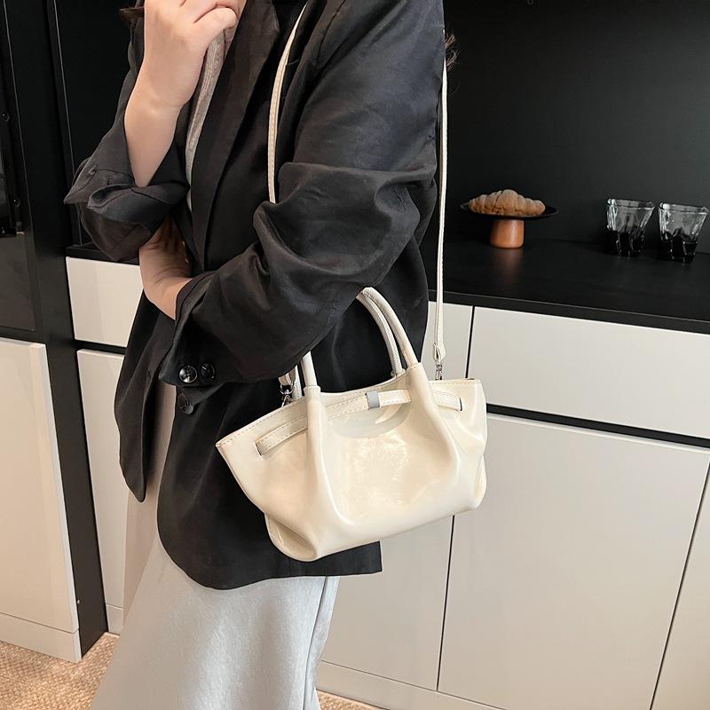 

Large capacity portable bucket bag, women s 2025 new underarm commuter bag, high-end versatile shoulder vegetable basket bag белый