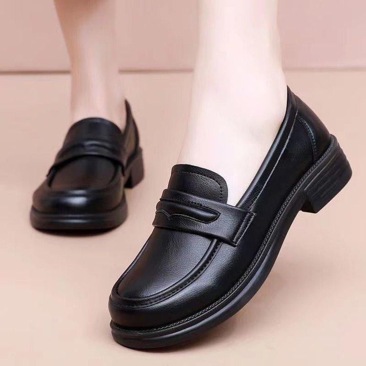 

2025 Spring Women s Slip-On Soft Leather Loafers: Non-Slip, Flat, Comfortable for Mom and Elderly 40 чёрный