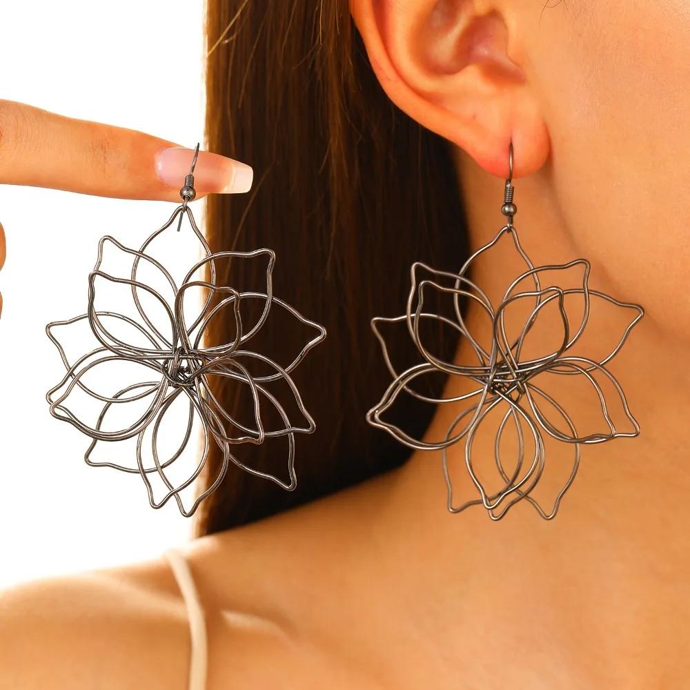 

1 пара винтажных преувеличенных металлических серег-подвесок в виде полых цветов для женщин, элегантные геометрические плетеные серьги-капли, модные серьги с цирконом чёрный