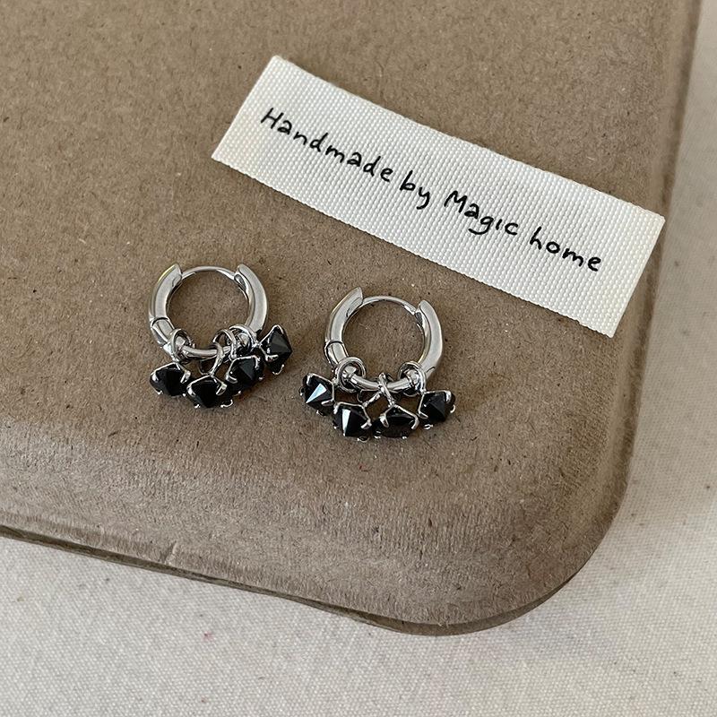 

Высококачественные металлические серьги-пряжки с бахромой из циркония для женщин, нишевый дизайн, легкие, роскошные, элегантные, модные, универсальные серьги для поездок на работу