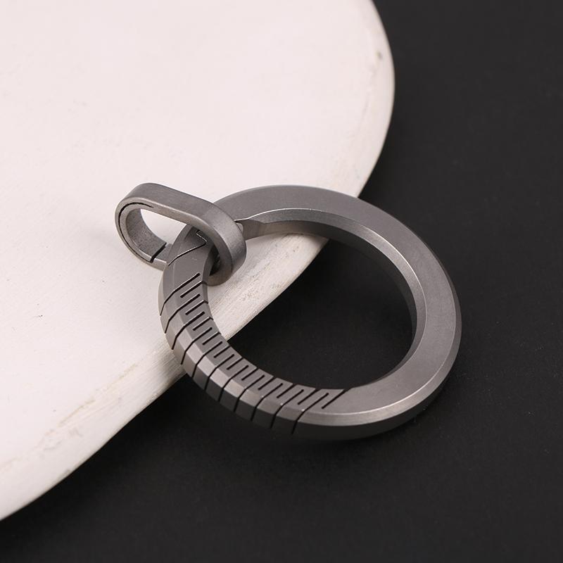 

Брелок из титанового сплава Мужской брелок Многофункциональная пряжка Индивидуальное креативное кольцо для ключей