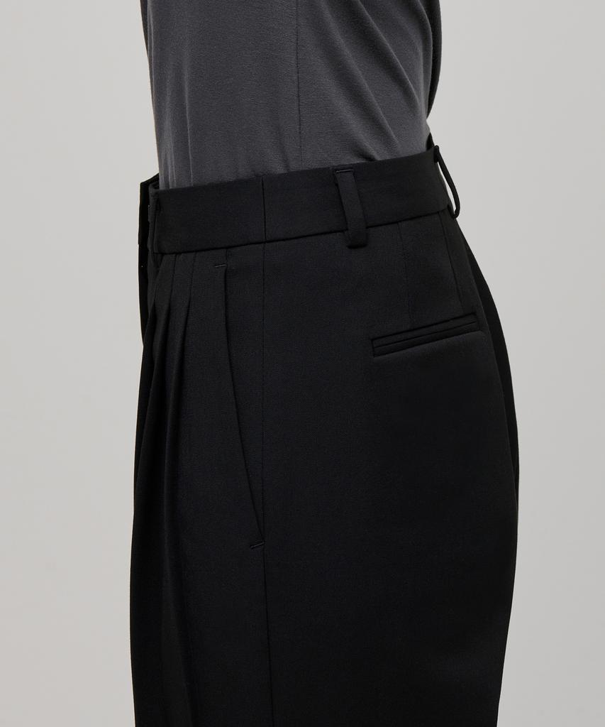 MUSINSA STANDARD WOMAN Women'S Three-Puck Semi-Balloon Slacks [Black]