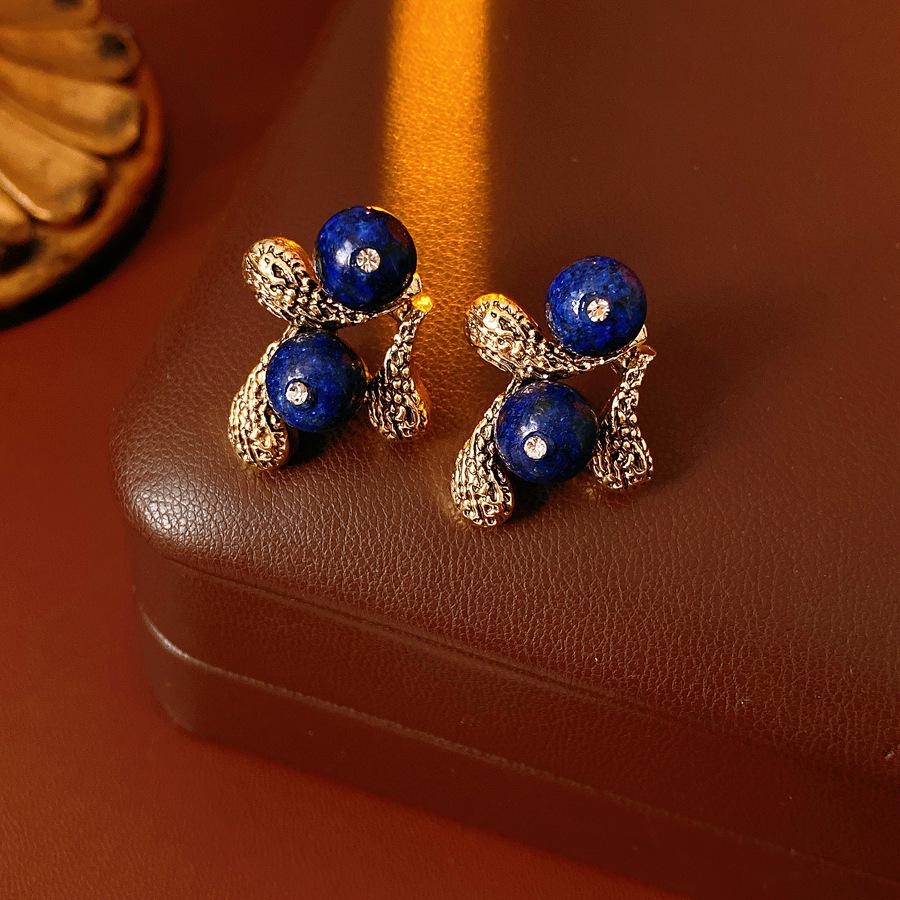 Ensemble boucles d'oreilles et collier perles vintage: Collection Exquise de Bijoux Rétro de Niche