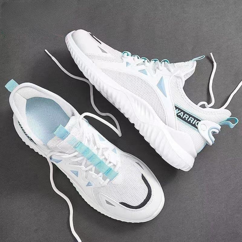 Chaussures pour hommes nouvelles chaussures d'été pour hommes en maille respirante chaussures décontractées tendance polyvalentes chaussures de sport couleur unie chaussures décontractées pour hommes