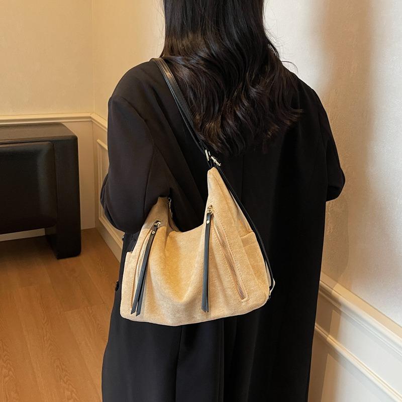 Large Capacity Tote Bag Women's Autumn and Winter Versatile Shoulder Bag New Matte Retro Commuter Backpack Bag