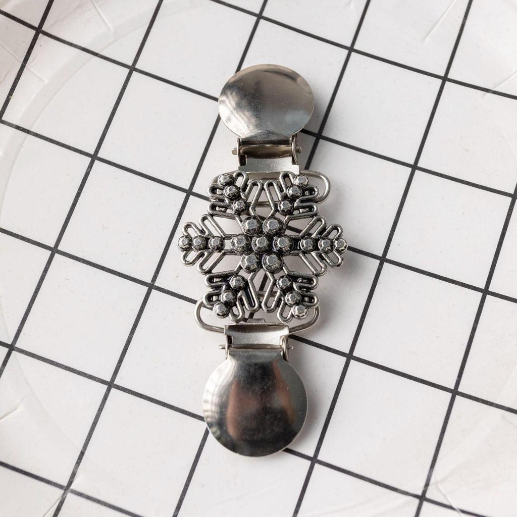 Vintage European & American Shawl Clip: Women's Diamond Sweater, Scarf, Brooch & Collar Alloy Accessories