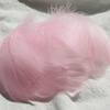 100 Stück 5-8 cm kleine flauschige Gänsefedern, farbig gefärbte Schwanenfedern für DIY Karnevalsparty-Dekoration, Bastelzubehör