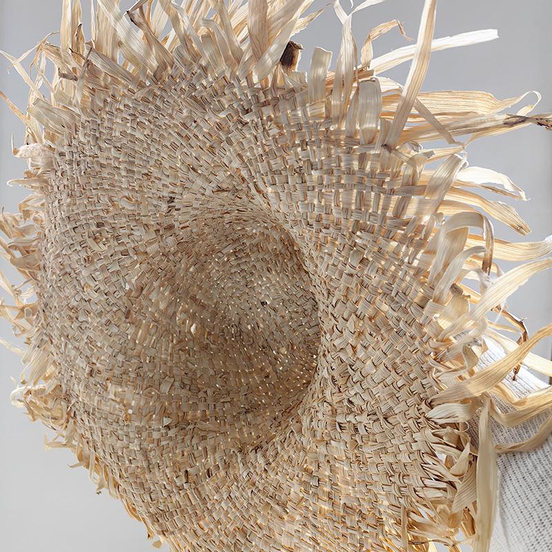 Storbrättad Damhatt i Flygvävd Halm med Franskant - Solskyddshatt för Strand & Semester