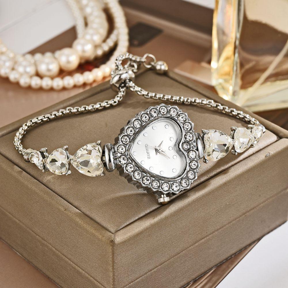 Elegante Reloj de Pulsera de Cuarzo en Forma de Corazón con Pulsera Incrustada de Diamantes - Elegante Reloj de Moda para Mujer