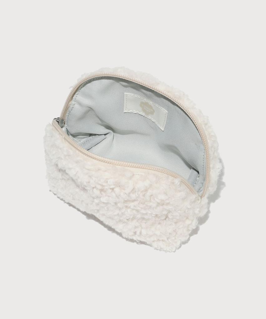 Covernat Woman Clover Heart Fluffy Pouch Ivory