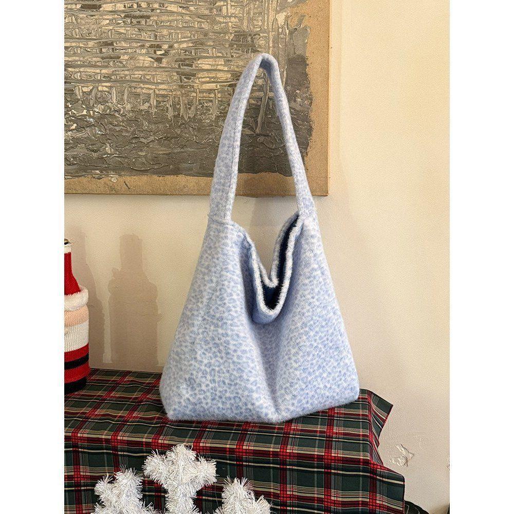 Tote Bag - Large Capacity, Niche Style, Versatile, Crossbody, Underarm Bag, Casual Commuting Bag