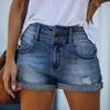 Pantaloncini in denim lavato con fori strappati, pantaloncini in denim con orlo arrotolato e doppio bottone, jeans e abbigliamento in denim da donna