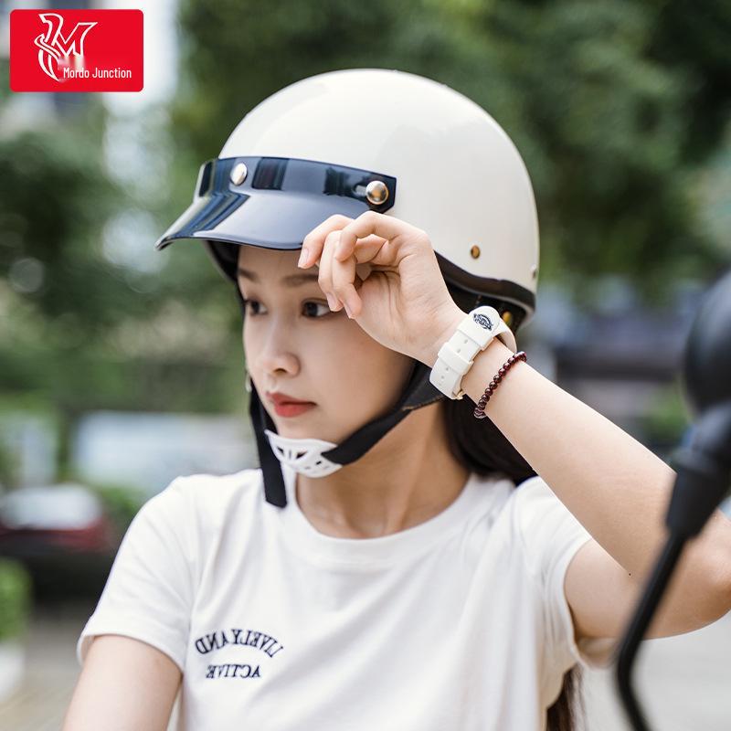 

3C Retro Motorcycle Helmet for Men & Women - Summer Half Helmet for Electric Bikes, Couples, & All-Season Safety. S