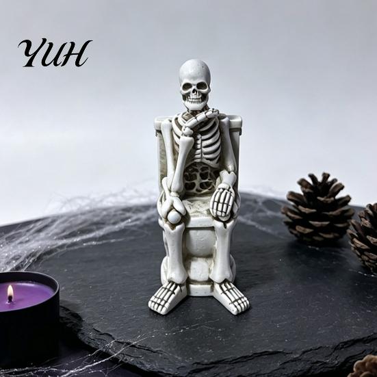 Creative Holiday Gift Skeleton On Toilet Figurine, Funny Gothic Bathroom Statue, Spooky Room Accessories Halloween Resin Ornament for Home Office
