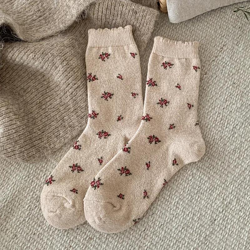 Women's Socks Thick New Retro Fashion Korean Style Wool Warm Socks Casual Novelties Sweet Long Ladies Flower Socks Comfort Cute