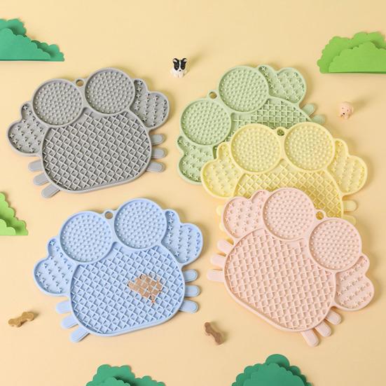 Silicone Dog Lick Mat with Suction Cup Anxiety Relief Crab Shape Pet Food Mat Anti-tip Slow Eating Bowl Peanut Butter Licking Mat Enrichment