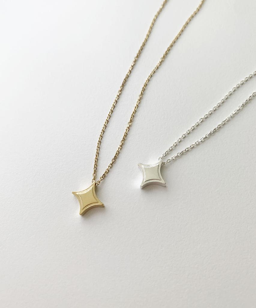 Ound Little Star Necklace